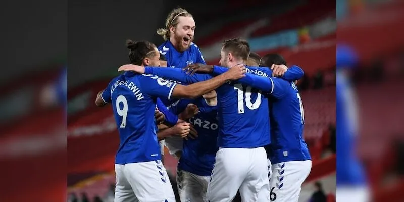 Everton và khoảnh khắc ăn mừng sau trận thắng quan trọng mùa giải