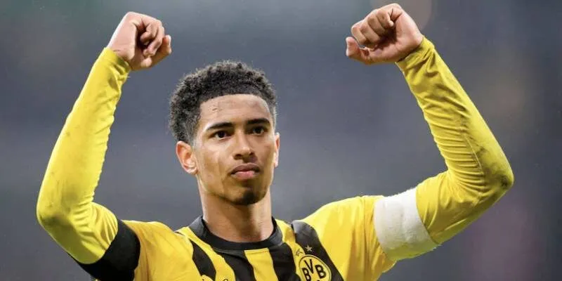 Jude Bellingham trong màu áo Dortmund