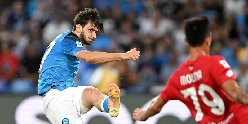 Khvicha Kvaratskhelia ghi bàn cho Napoli tại Serie A